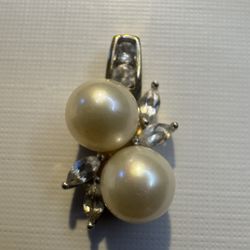 10K Solid Yellow Gold Classic Two Pearl White Sapphire Accent Pendant