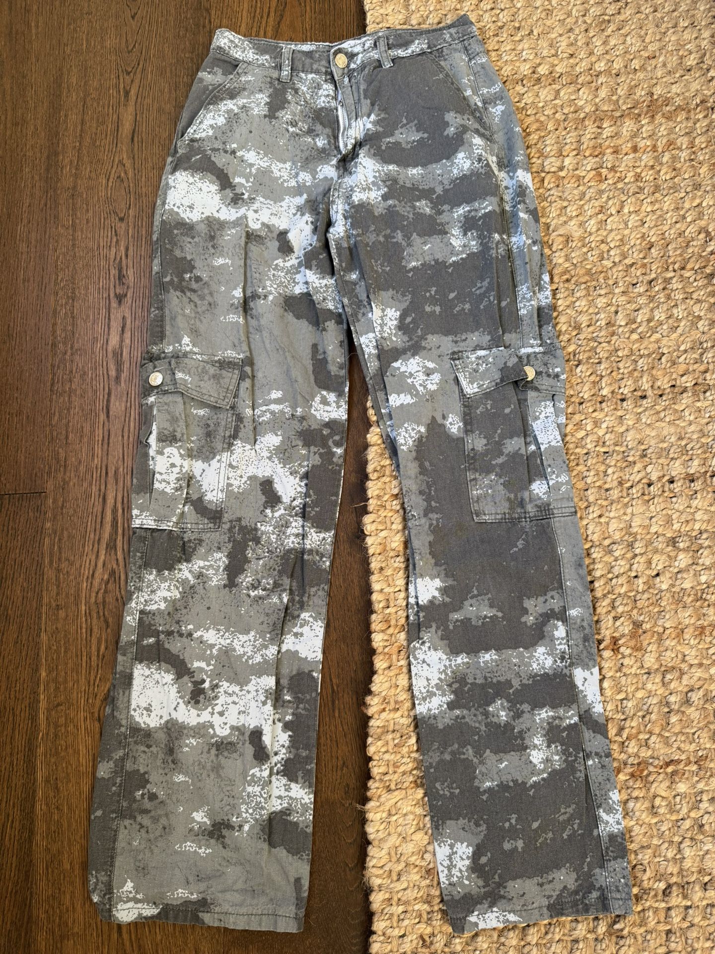 Adika women’s cargo camo pants 