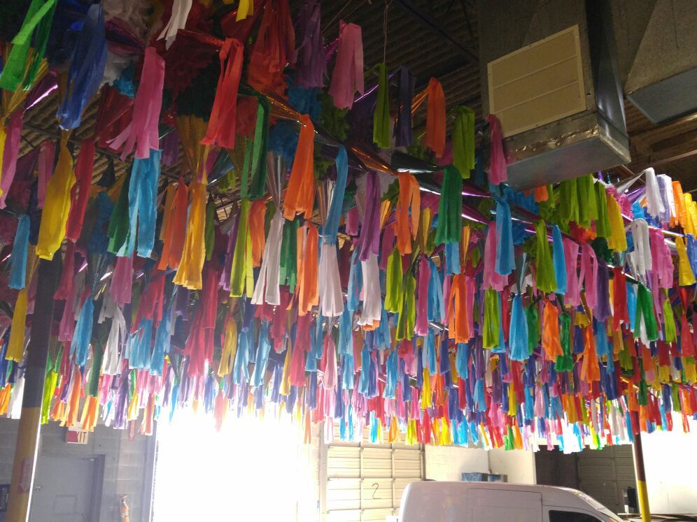 Dulces y pinatas bodega