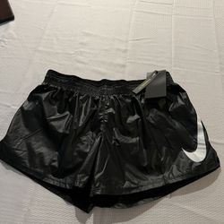 Women Nike Shorts Size XS (new)