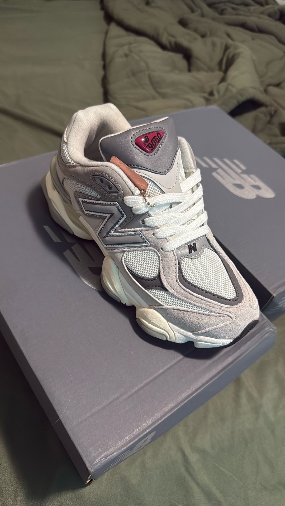 NEW BALANCE 9060