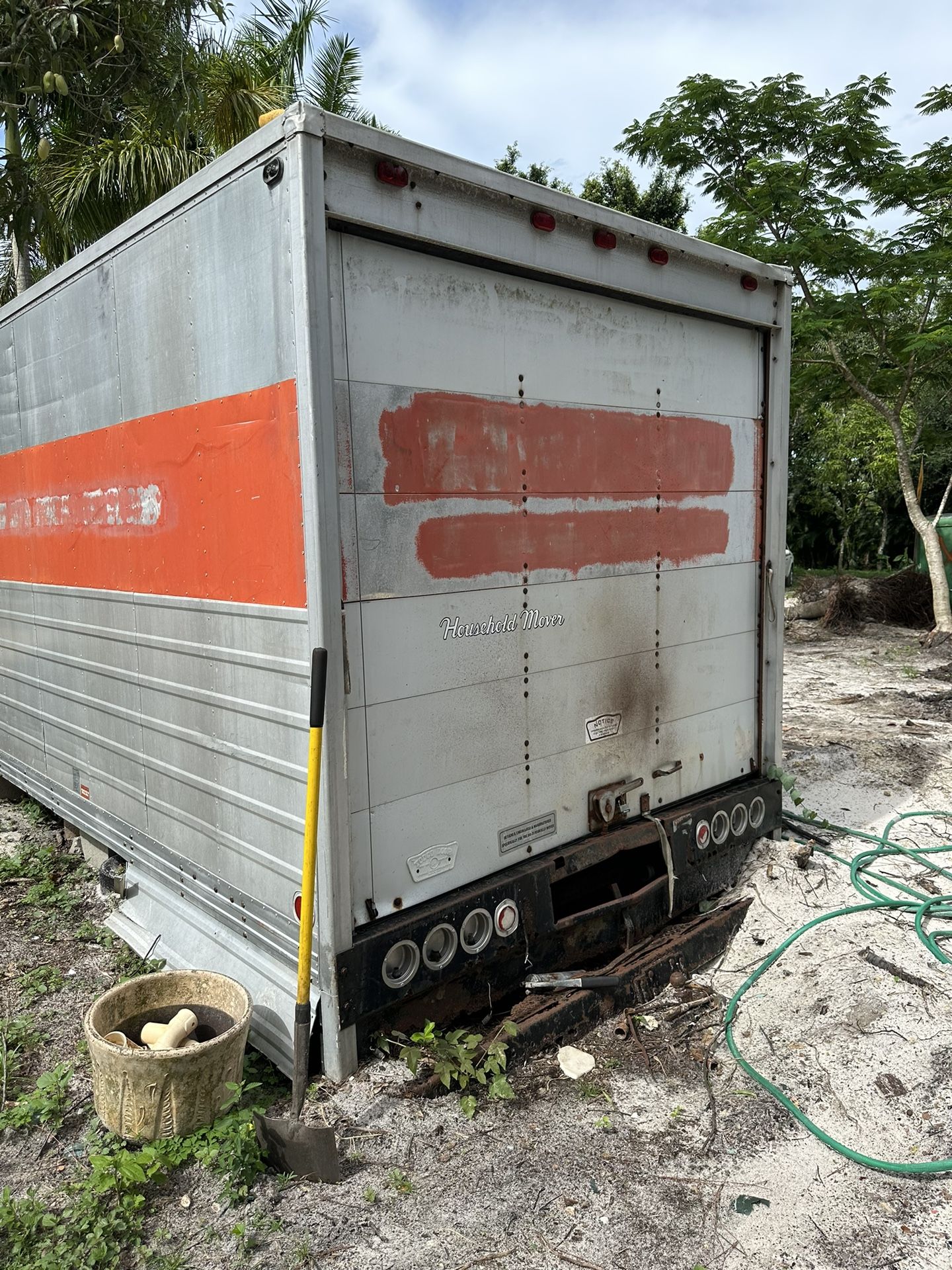 U Haul Storage Unit Auction 09 - 4sv53zg