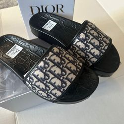 DESIGNER MEN SLIDES