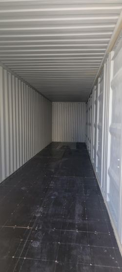WIND & WATERTIGHT 20’ & 40’ SHIPPING CONTAINERS!
