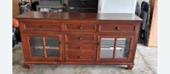 Entertainment center