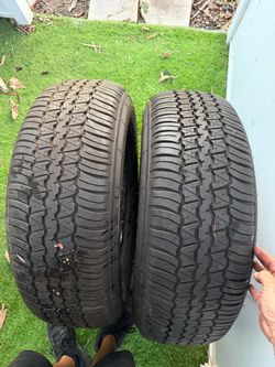 2 Almost Brand new Dunlop 265/65/18 tires