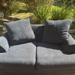 Blue Love Seat Couch (Great Condition)