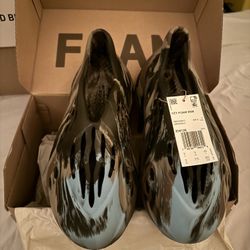 Adidas Yeezy Foam RNR MX Cinder