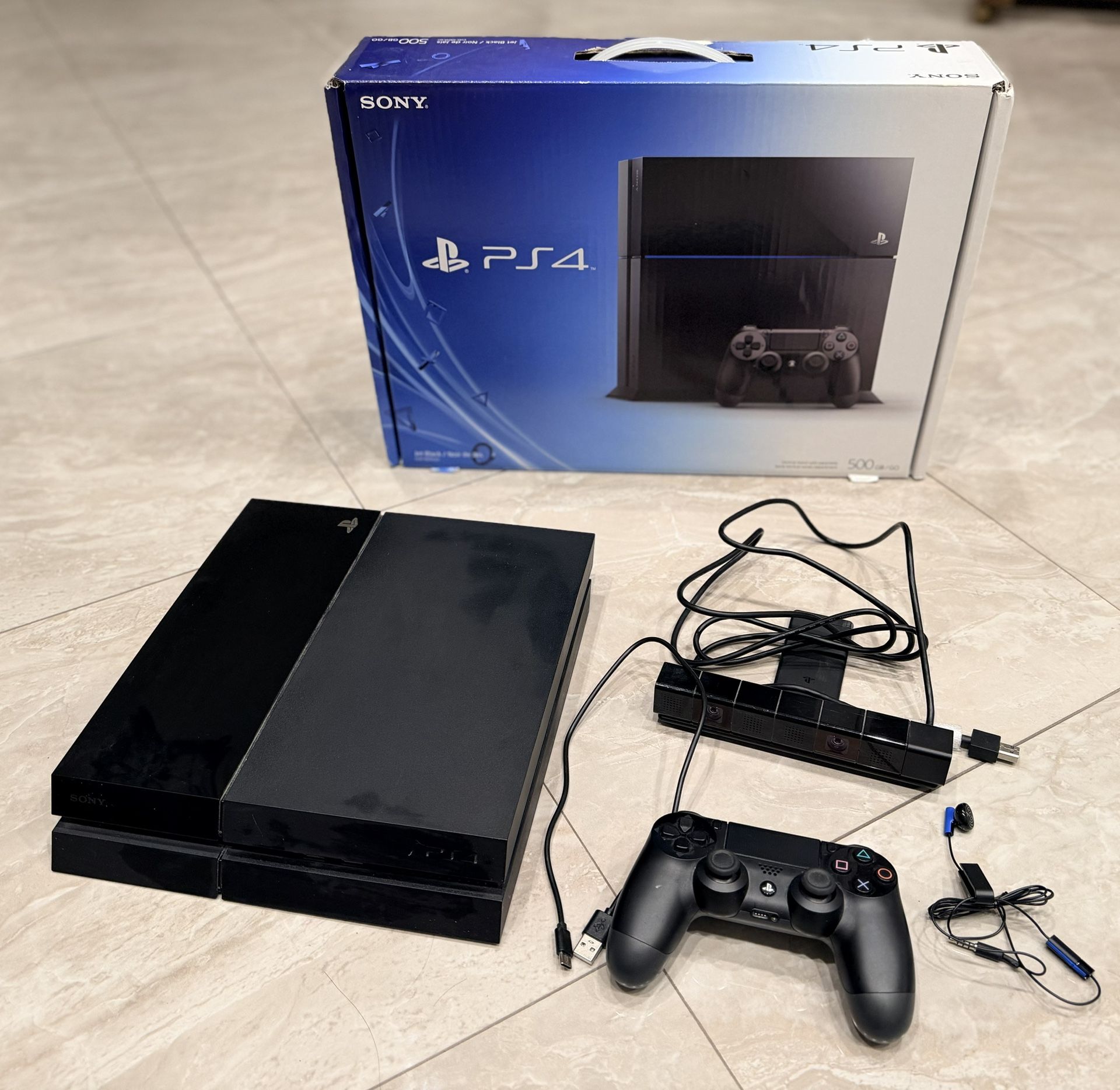 * Excellent Condition PS4 PlayStation 4 500gb cuh-1001a with Camera And Original Box