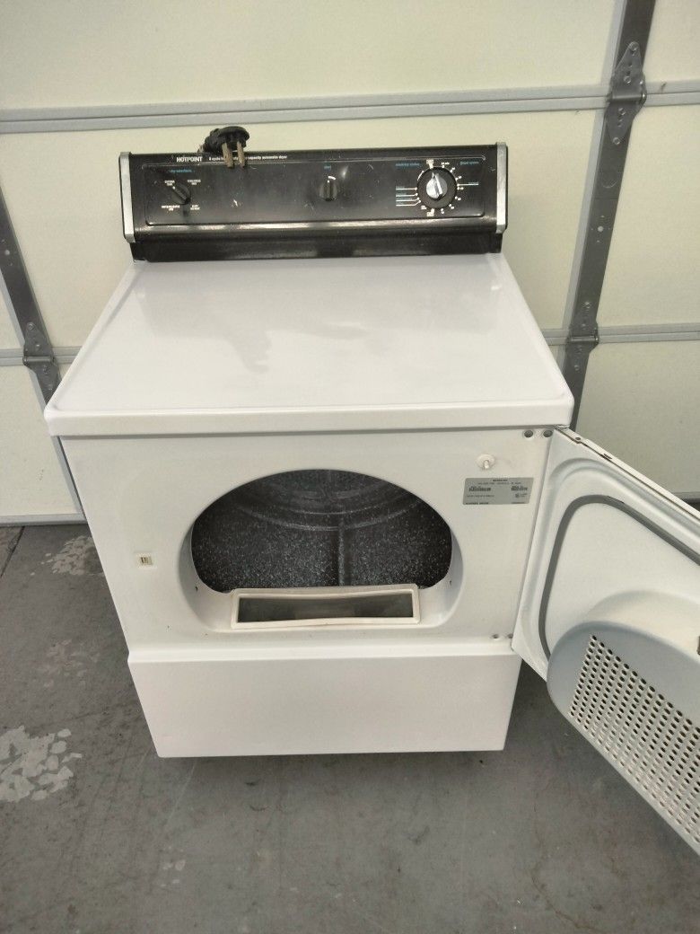 Hotpoint, Heavy Duty, Large Capacity Electric Dryer 