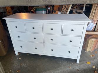 Hemnes IKEA 8 drawer dresser