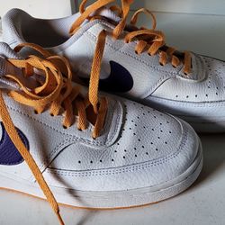  nike shoes for sale Asking $$25