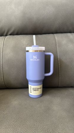 New Stanley 40 oz Hydrangea Purple The Flowstate Quencher 2.0 Tumbler Water Bottle Cup With Straw