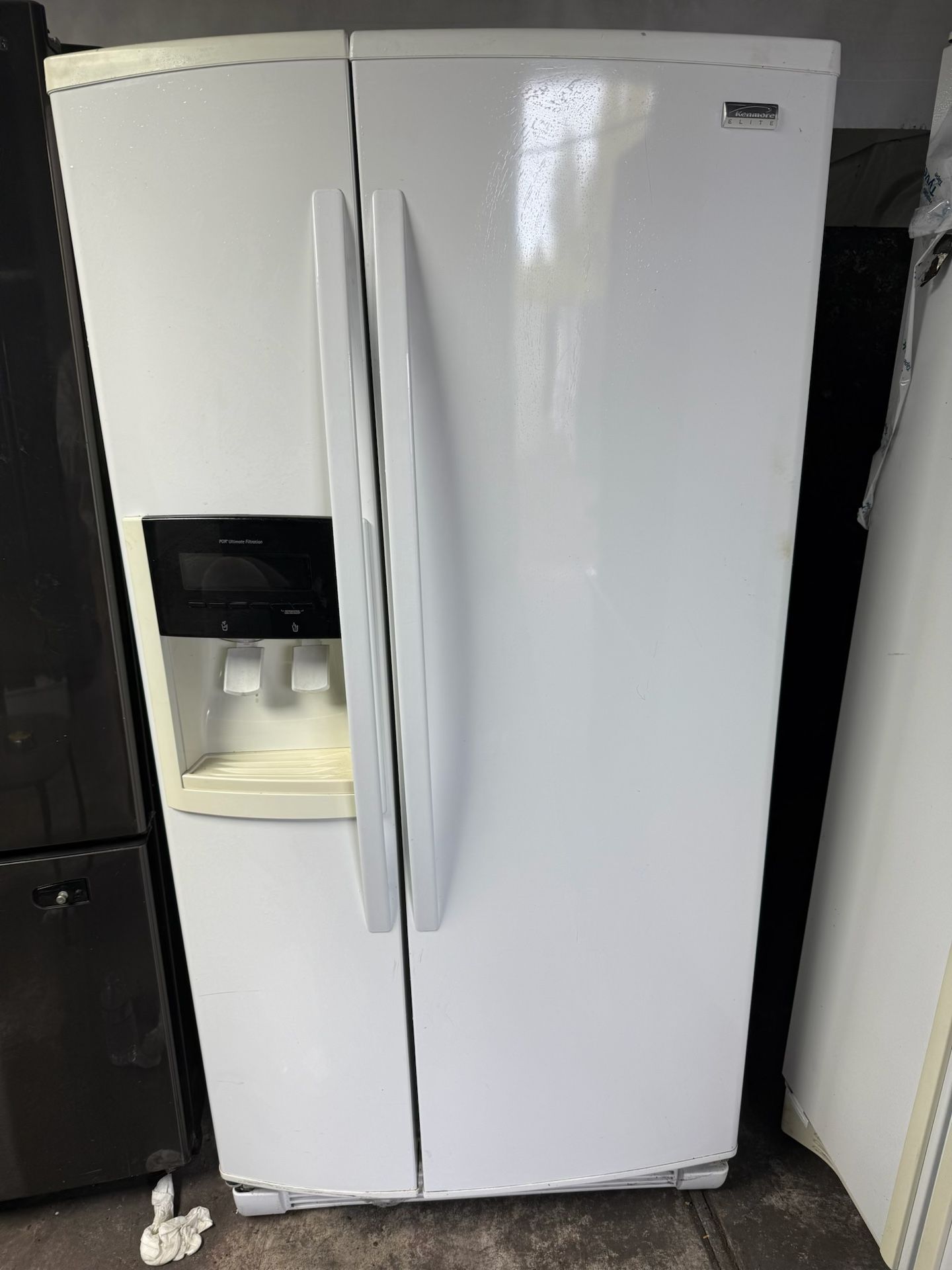 Refrigerator 