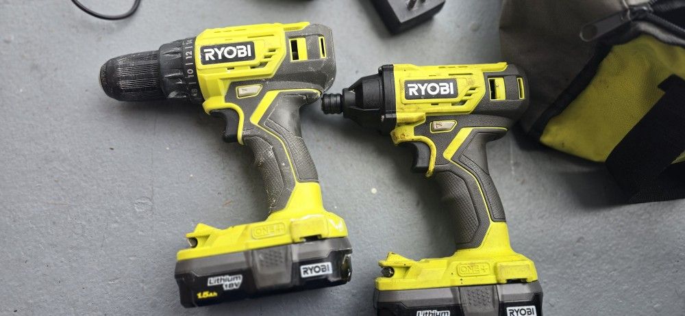 RYOBI DRILLS SET.
