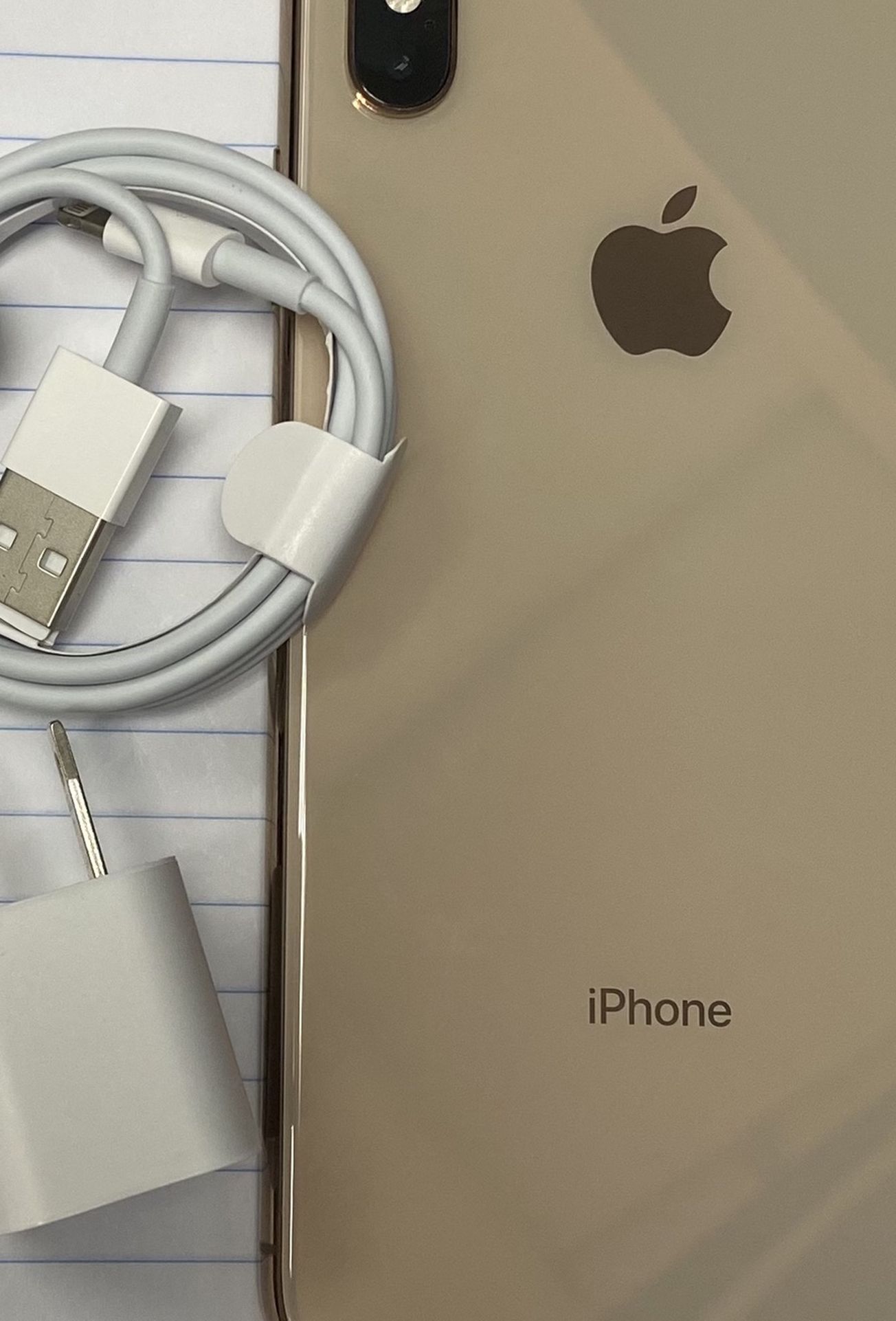 Factory unlocked iPhone XS Max 64 gb sold with warranty