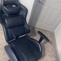 Gaming Chair/ Desk