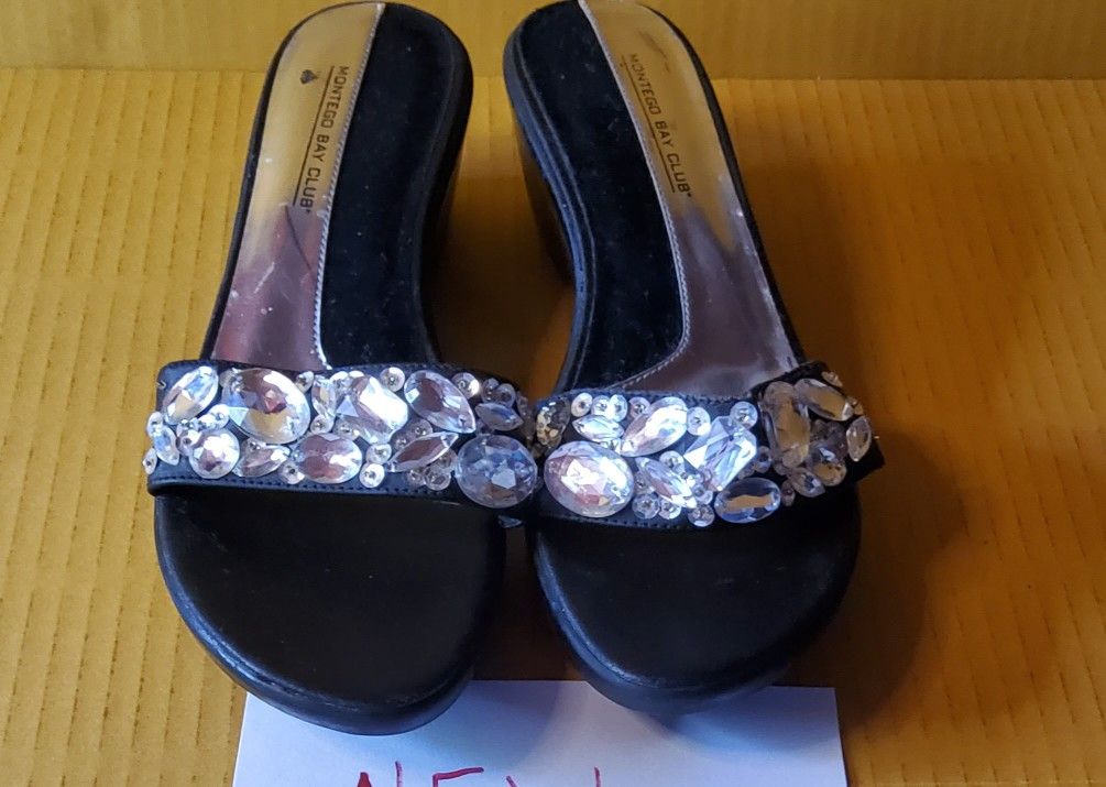 Women's Slip On Jeweled Sandles With Slight Heel Montego Bay Club Size 7½