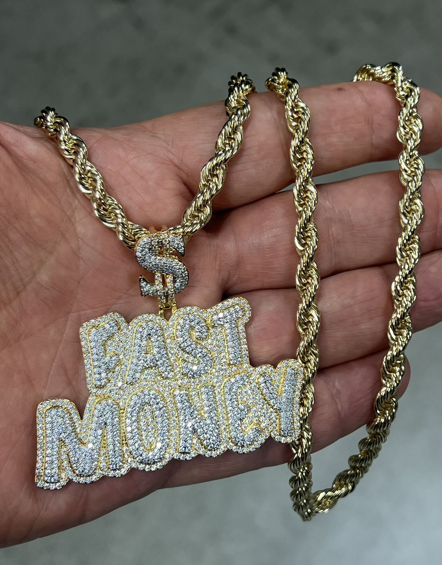 14k premium gold plated 5A simulated diamonds icy charm And Rope Necklace 🔥🔥🔥