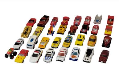 (#B)(Lot Of 32) Huge Mixed Bundle Assorted Die-Cast Cars Hot Wheels & Other Cars. This product is a lot of 32 assorted die-cast cars, including Hot Wh