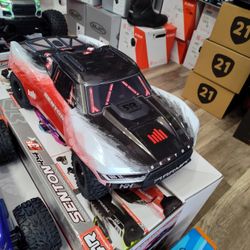 Brushless Electric RC Short Course Truck 4x4 50mph Including Remote ARRMA Senton BLX 3s 