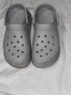 Size 6  W crocs