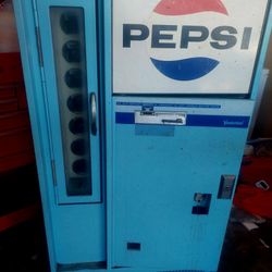 Pepsi Soda Machine Oldie But A Goodie! 