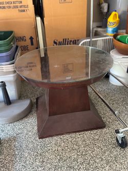 Table without the tog glass