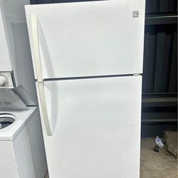 Kenmore Refrigerator Clean Works Great 