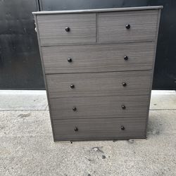 6 Drawers Chest dresser available in different colors