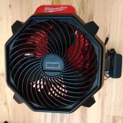 Milwaukee M18  Cordless Jobsite Fan (AC or Battery)