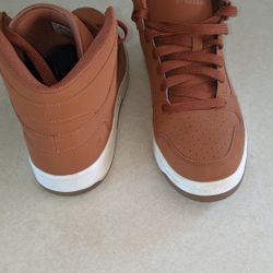 PUMA BROWN SIZE 10 MENS