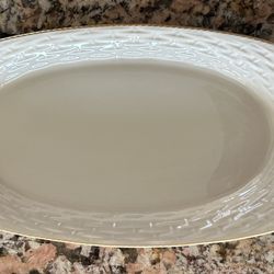 Vintage Lenox  ivory porcelain Lattice basket weave oval serving dish, bread tray, or platter with 24k gold trim