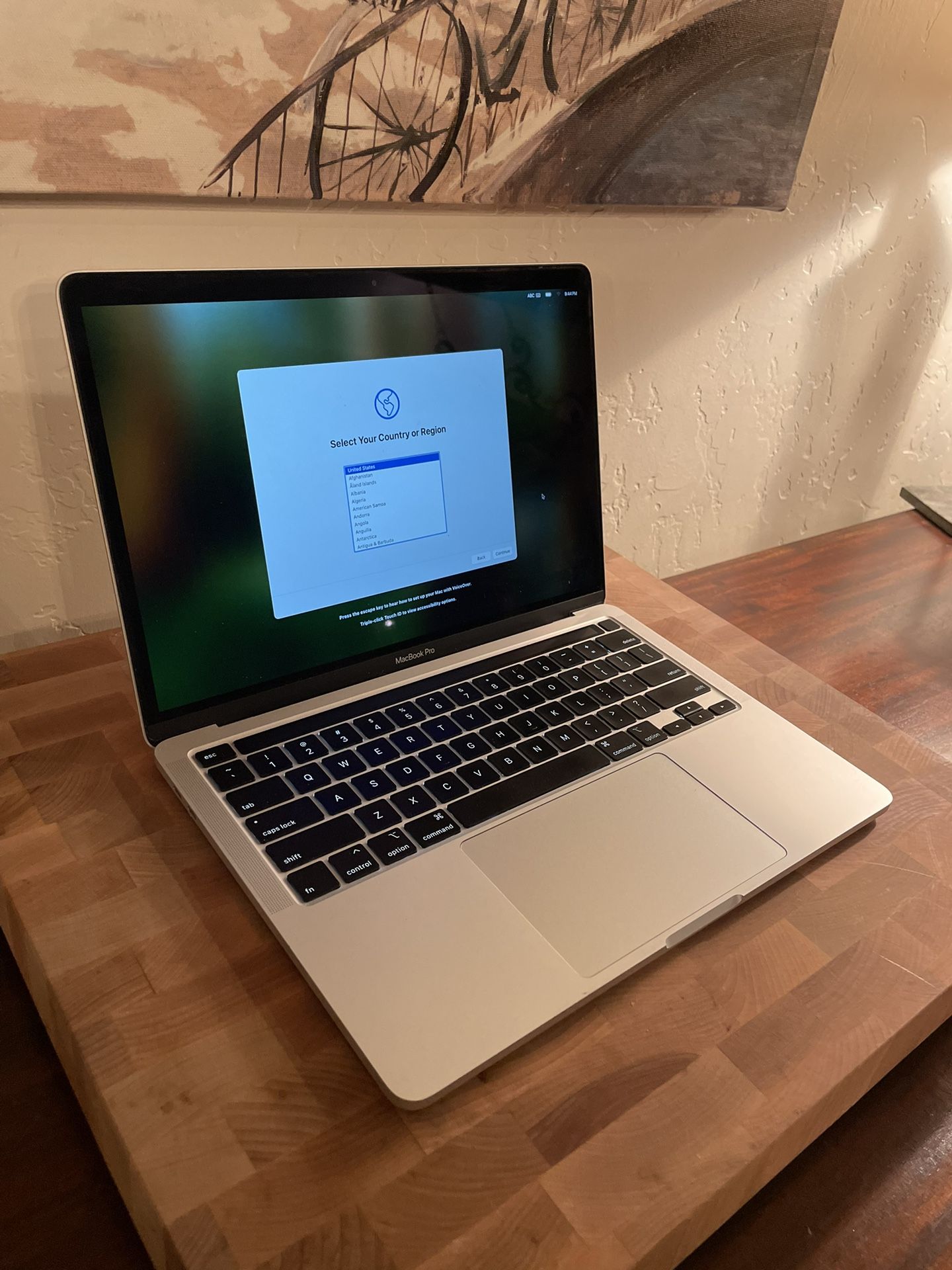 MacBook Pro 2020 13 inch Silver i5 16GB 512GB With Touchbar