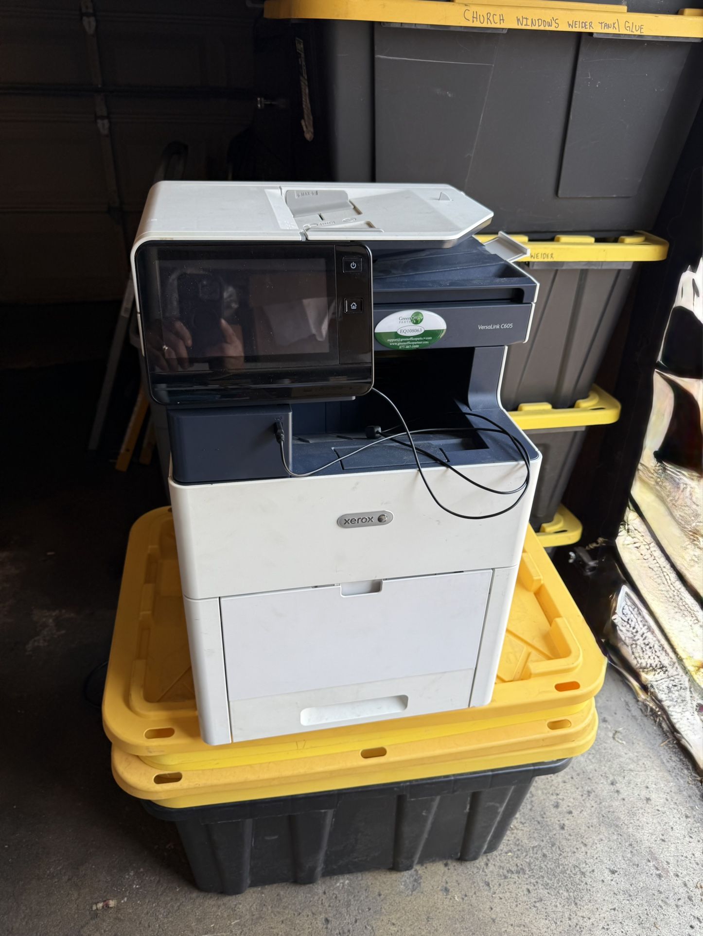 XEROX VERSA LINK C605 COLOR LASER PRINTER,COPIER MACHINE. IT INCLUDES WHAT EVER INK IS LEFT IN THE COPIER PLUS 3 XTRA TONERS . $500.00 OR BEST OFFER