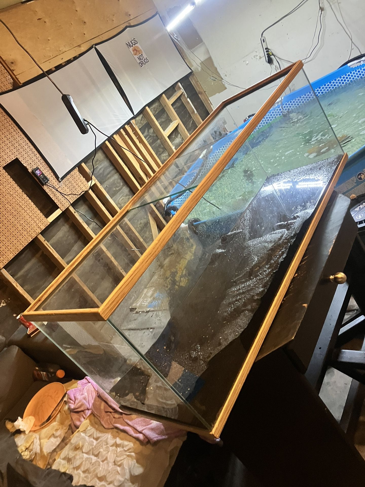 50-55 Gallon Fish Tank With Black Diamond Sand 