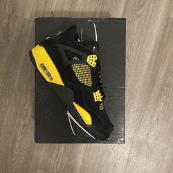 Jordan 4 Yellow Thunder