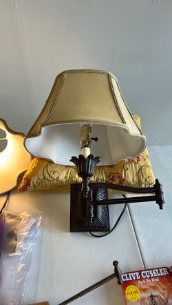 Wall mounted bedroom lamps (2)