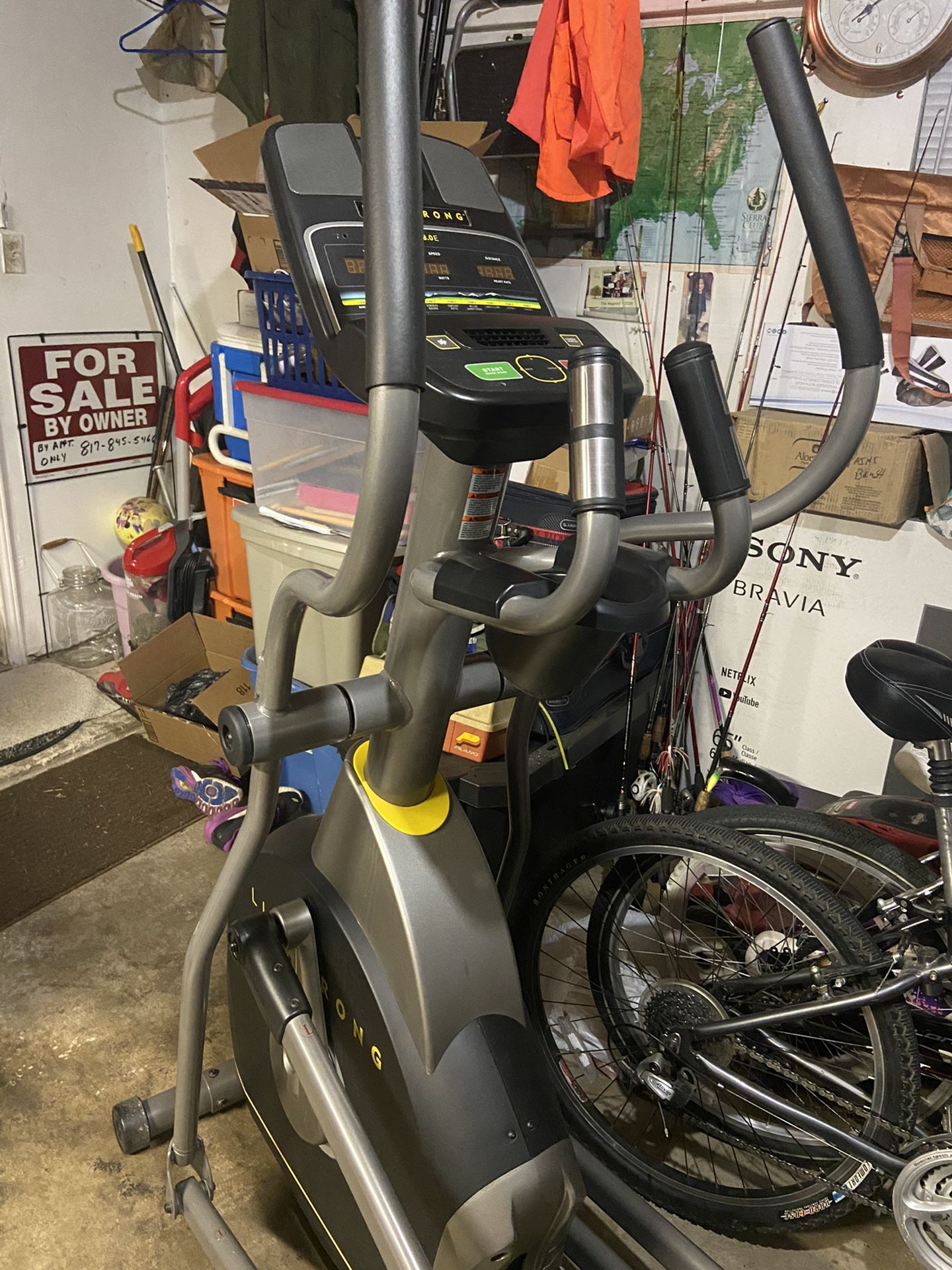 LiveStrong elliptical in great shape!