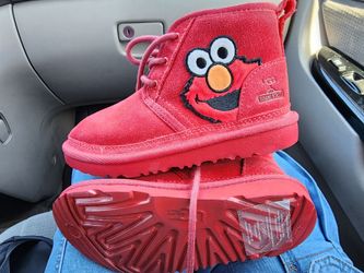 Ugg Elmo