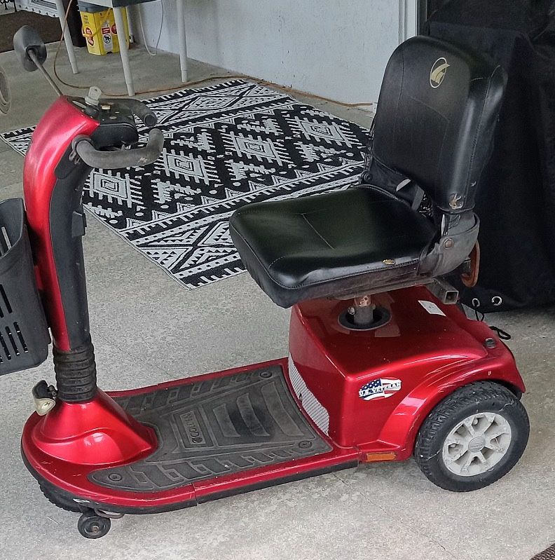 GOLDEN SCOOTER With 2 BATTERIES