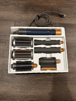 Dyson Airwrap Multistyler and Dryer with 6 attachments