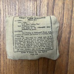 Vintage Johnson&Johnson WWII First Aid Field Dressing Bandage 1942