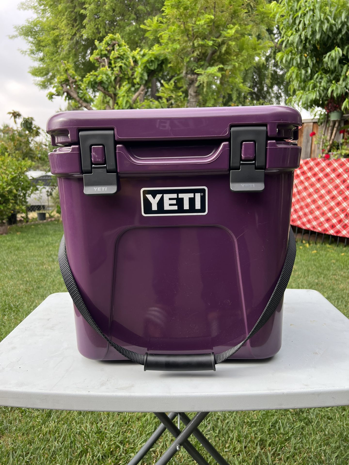 New Yeti Roadie 24 Boric Purple Cooler Brand New Never Used With
