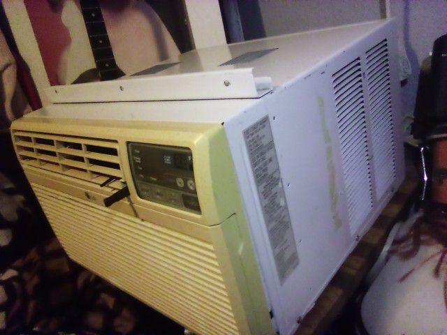 Air Conditioner LG  8.000 BTU 