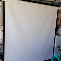 6 ft. Quartet Motorized Projector Screen 6