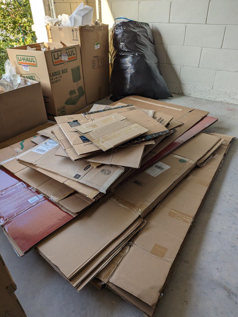Free Boxes, Packing Material