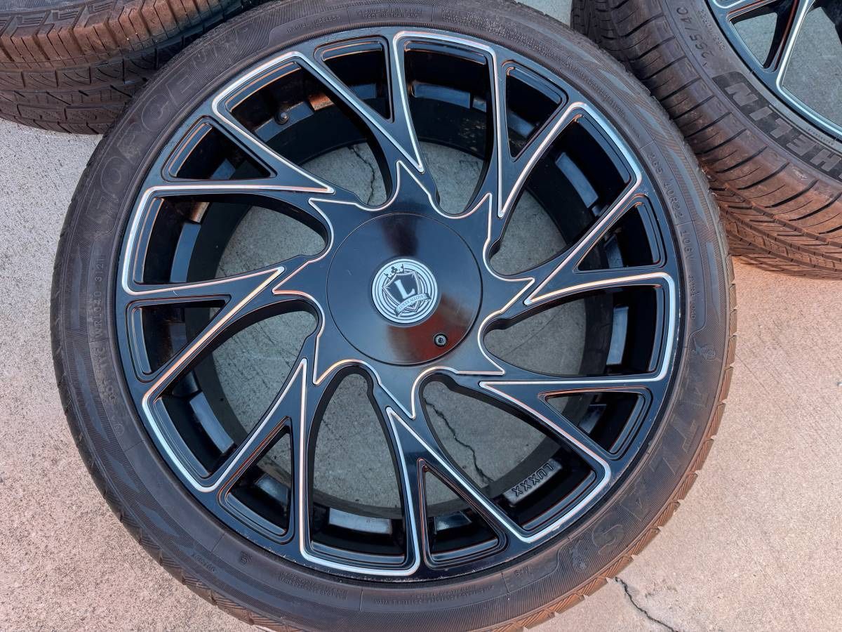 LUXX CHEVY COLORADO TRAVERSE ACADIA SRX XT5 RIMS 22 INCH