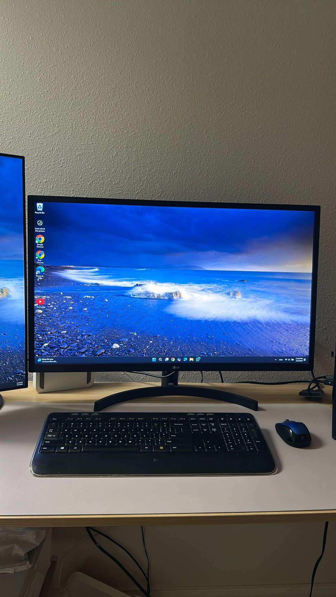 LG 32” Monitor Big Screen
