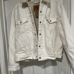 women's Levi's jacket   (XL)